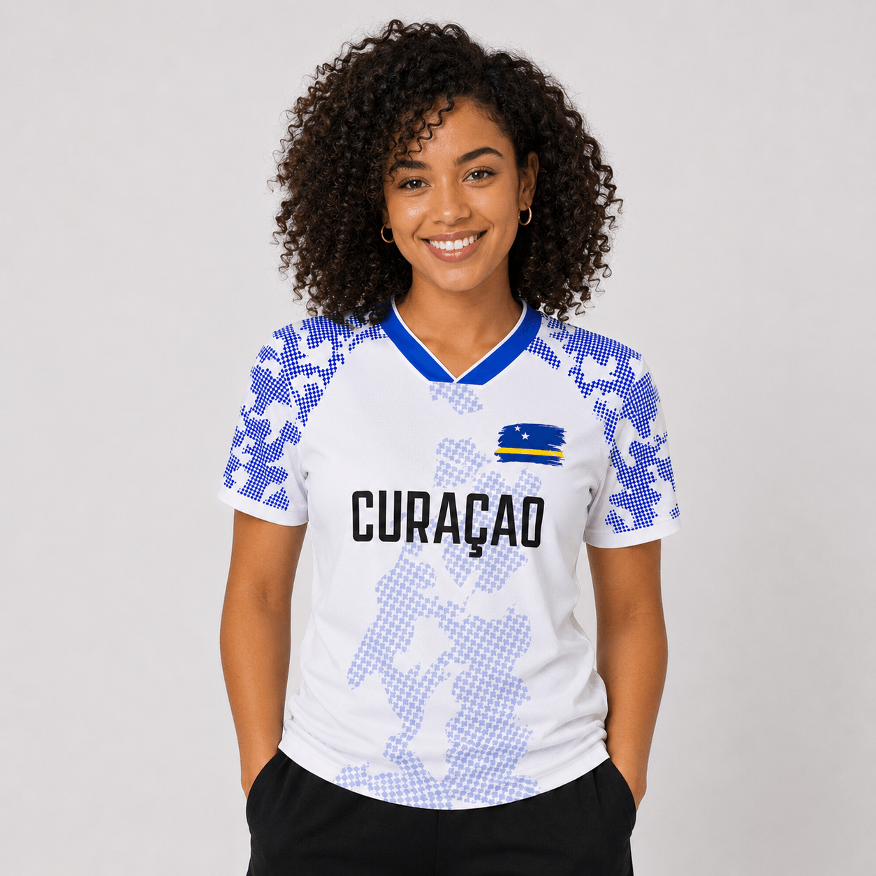 Curaçao Blue Wave Shirt Dames – White Edition 🇨🇼 | Personaliseerbaar Voetbalshirt - BOSS BABE HOUSE